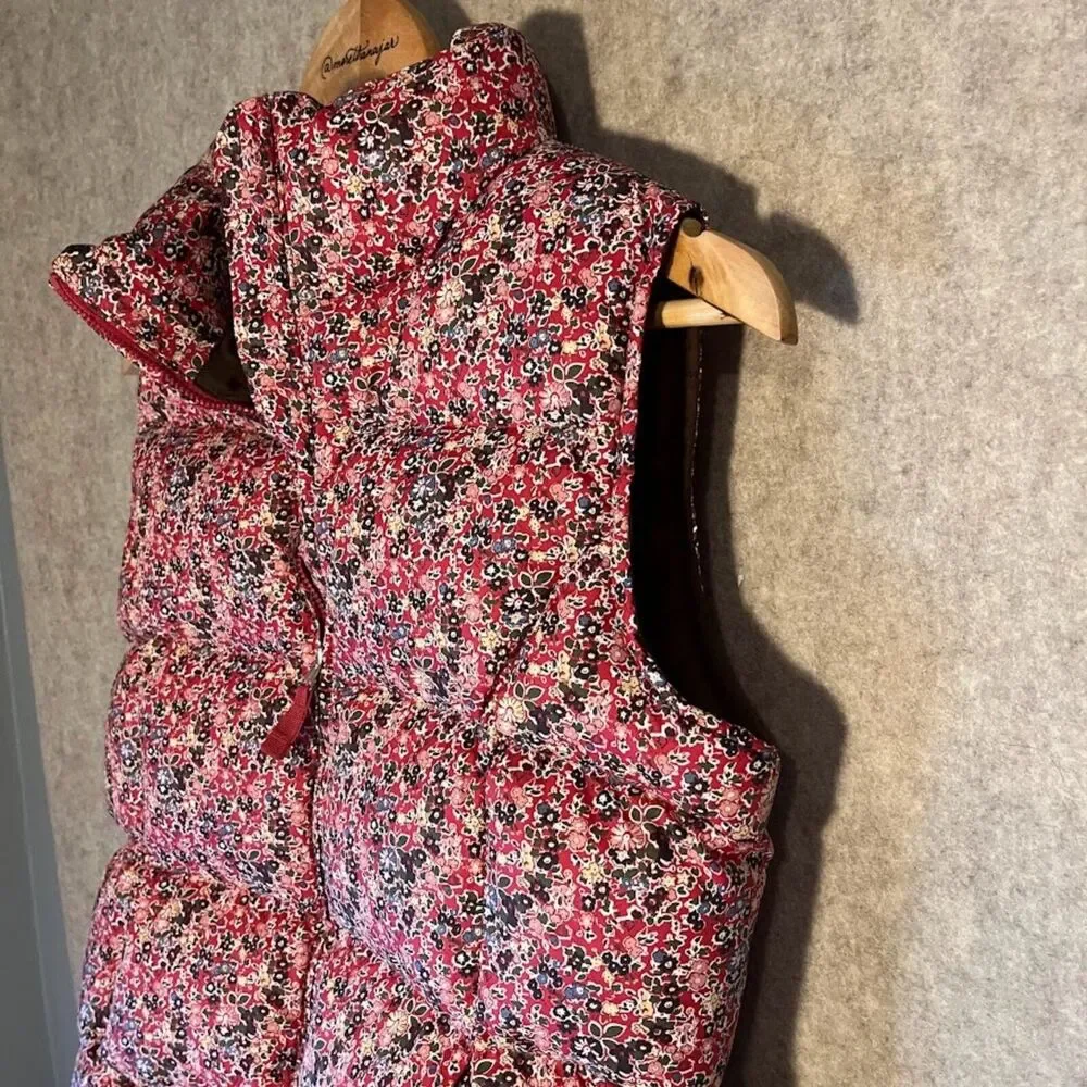 Lands' End Kids Red Floral Zip Down Puffer Vest Size‎ Medium